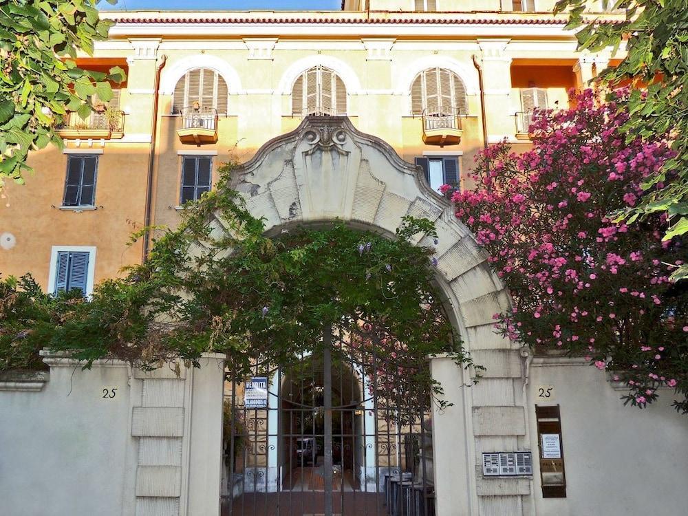 Albergo Enrica Rome Exterior photo